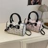 Bolso de Mano Rosa de Verano Tipo Almohada Bolso de Mujer 2025 Nuevo Bolso Cruzado de Alto Gama Estilo Ballet