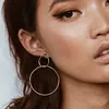 Brincos Circulares Geométricos de Moda Simples Transfronteiriços para Mulheres, Tendência Ins Nicho Versátil Duplo Redondo Stud Metal