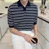 2026 Camisa Polo Listrada Tricô Manga Curta Novo Estilo Maduro Solta Meia-Manga Gola Reversível Camiseta Casual Versátil Top
