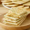 Biscoitos de Soda Marca Doe Importados da Malásia Embalados Individualmente Atacado 484g Suprimentos de Lanche Estrangeiro Tj