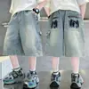Shorts Jeans de Verão para Meninos 2026 Novo Estilo Roupa Infantil Versão Coreana Fresco e Estiloso Roupa de Trabalho Versátil Calça de Cinco Pontos Calça de Comprimento Médio