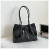 Nuevo Estilo de Moda Primavera-Verano de Shuai Mi, Bolso de Hombro Sencillo y Elegante, Bolso de Hombro de Aspecto Sofisticado para el Trabajo y los Viajes