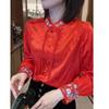Roupa Feminina Vintage Artística Bordada em Vermelho com Mangas Longas Nova Coleção Primavera e Outono 2026 Estilo Zen Botões Traje Tang Hanfu Melhorado Top