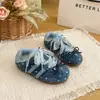 Zapatillas de entrenamiento alemanas para niños, nuevo modelo de otoño 2026, lindas zapatillas de lunares para niñas, zapatillas de entrenamiento alemanas de moda con suela blanda para niños mayores