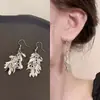 Brincos Populares de Borla Dourada da Xiaohongshu para Mulheres, Retrô Francês de Alta Qualidade, Exquisitos, Luxo Acessível, Brincos Versáteis e Elegantes