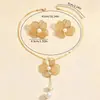 Set de Collar y Pendientes Transfronterizo Europeo y Americano, Versátil Diseño Floral con Incrustaciones de Perlas, Joyería de Cadena Larga para Clavícula de Nicho para Mujeres