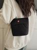 Bolso de hombro de nailon transfronterizo, bolso de mano cruzado ligero, informal, combinable con todo, de comercio exterior, 2025