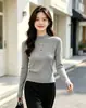 Suéter base de hilo de lana hilado en núcleo de dos piezas, manga larga, corte ajustado, jersey, elegante y moderno, cuello semi-alto, prenda de punto abotonada colorida para mujer