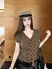 Camiseta de manga corta con lunares estilo coreano para mujer, logo bordado, corte ajustado, tejido de punto acanalado, bloques de color, con almohadilla en el pecho, top exterior