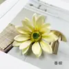 Flor de Simulação Colorida Cabeça de Crisântemo de Verão DIY Margarida Pequena Colorida Flor Falsa Grampo de Cabelo Adorno de Cabeça de Flor Arranjo de Flores Ornaments de Parede de Flores de Salão de Casamento