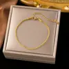 Pulseira de Aço Titânio de Alta Qualidade Que Não Desbota Leve Luxo Versátil Estilo Ins Banhada a Ouro 18K Joia de Mão Exquisita de Ponta