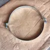 Grampo Duplo Semicírculo Tipo C Galvanizado Face Dupla Barra Plana Poste de Sinalização Poste de Banner Cartão Duplo Poste de Poste de Rua Tubo de Combate a Incêndio Grampo de Fixação
