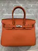 26 Modelos Nuevos de Bolsos de Cuero Genuino para Mujer con Hebilla Plateada, Bolso Platino, Piel de Vaca de Capa Superior con Patrón de Lichi 25cm/30cm Bolsos para Mujer, Venta al por Mayor desde el Fabricante