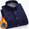 Camisa masculina xadrez quente para outono e inverno, manga longa, forrada com fleece, espessada, casual, de negócios, sem necessidade de passar, tamanho grande para meia-idade e idosos