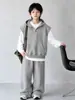 Conjunto de roupa de outono para meninos, estilo primavera e outono, nova coleção 2026, para crianças de tamanho médio e grande, moletom esportivo e estiloso, moderno e legal para o outono