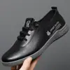 Nuevos Zapatos de Hombre 2025 Diarios de Viaje de Negocios Zapatos de Cuero Suela Suave Cuero Suave Slip-On Zapatos Casuales Más Fáciles de Combinar Zapatos Planos