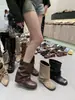 Botas Cortas de Pierna Recta con Tacón Grueso Efecto Mancha Marrón Retro Temporada de Primer Encuentro, Botines para Mujer, Botas Vaqueras de Gamuza Color Caqui para Principios de Otoño