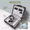 Hecho en Tokio, China, el equipaje con marco de aluminio Boundless de 18 pulgadas es una maleta de ruedas de gran capacidad con cerradura de combinación, adecuada tanto para estudiantes hombres como mujeres, y puede usarse como equipaje de mano