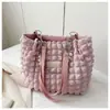 Bolsa de Ombro Plissada com Bolhas Bolsa Feminina de Grande Capacidade Verão 2025 Novo Estilo Bolsa Tote para Trabalho Bolsa Feminina da Moda