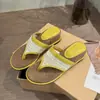 Chanclas de Tanga Tejidas Casual Retro 2026 Verano Nuevo Estilo de Moda Versátiles con Cuña Zapatos de Playa para Uso en Exteriores