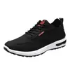 Nuevas zapatillas casuales ligeras estilo británico transfronterizas para hombre, zapatos sin cordones con suelas suaves, zapatos para conducir, zapatos de moda trendy para hombre
