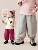 Leggings infantis Tongbei, feitas sob medida em cores lisas, quentes e forradas com fleece, com personalização de logotipo disponível, para meninos e meninas, em estoque, personalização em pequenos lotes