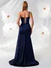Vestido satinado europeo y americano transfronterizo de una sola manga con retazos de lentejuelas y abertura alta, vestido de gala para alfombra roja, Vestido de graduación al por mayor