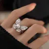Colar Choker Pérola Borboleta Acessórios Femininos Corrente de Suéter de Verão Luxo Leve de Ponta Corrente de Clavícula de Nicho Joias com Contas