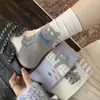Meias fofas de gatinho em desenho animado para mulheres, meias de cano médio com combinação de cores azul e branco para outono e inverno, meias de pelúcia empilhadas, meias macias e adoráveis com blocos de cor para mulheres