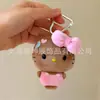 Llavero de peluche Hello Kitty, muñeco de sombrero de paja Hello Kitty de cuero negro, amuleto popular para bolsa de dibujos animados