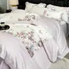 Novo Conjunto Floral Bordado Simples de Algodão de Fibra Longa e Cetim de Quatro Peças Lençol de Cama e Lençol com Elástico de Algodão Puro Comércio Atacadista