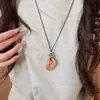 Nuevo Collar Colgante de Resina Estilo Étnico Chino Marrón Retro para Mujer Lanyard Cadena de Clavícula Accesorios Nuevo Estilo 2026