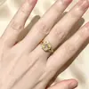 Anillo de Flor de Rosa con Diamantes Completos Nuevo para Mujer Versátil Personalidad Lujo Ligero Sensación de Gama Alta Abierto Ajustable Anillo de Dedo
