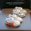 Tênis Esportivo Infantil para Corrida 2026 Novo Primavera e Outono Sapatos Macios Antiderrapantes Meninas Estilo Forrest Gump Tênis Casuais Estudantes Meninos