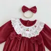 Nueva colección de otoño de mameluco con cuello bordado rojo para bebés niñas, con un diseño triangular y mangas largas, en estilo coreano