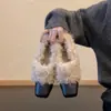 Sapatos Peludos com Salto Grosso e Bico Quadrado para Mulheres, Novo Estilo Inverno 2026, Sapatos Mary Jane Texturizados, Sapatos de Salto Único com Lã Adicionada para Aquecimento, Sapatos Pequenos de Couro
