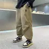 Pantalones para niño, pantalones de trabajo de primavera y otoño, nuevo estilo 2026, ropa de otoño para niños, pantalones largos holgados y casuales para niños mayores, modernos