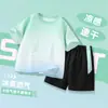 Conjunto Esportivo de Verão para Meninas, Shorts de Manga Curta Degradê Infantil, Camisa Leve de Manga Meia-Manga Lisa para Meninos, Conjunto de Verão de Duas Peças