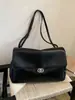 26S Bolso Pequeño Estilo Chanel de Cuero Texturizado CF para Debajo del Brazo, Bolso Tote de Alta Gama para Viajes Diarios, Bolso de Hombro Moderno de Gran Capacidad