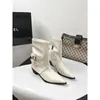 Botas de tornozelo de salto alto com bico fino para mulheres com fivela de cinto, pretas, novo estilo 2026, bota elegante para calça, salto grosso, bota única versátil vintage