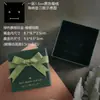 Caja de cartón para joyero con lazo verde oscuro caja para anillos caja creativa para usar joyería caja para pendientes