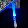 Palo fluorescente de siete colores cambiantes control de multitudes en conciertos palo luminoso de siete colores atmósfera de apoyo palo luminoso plateado LOGOTIPO personalizado