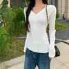 Camiseta térmica feminina de manga longa com decote V para outono e inverno de 2026, uma blusa base de corte justo que acentua a silhueta e faz você parecer mais magra