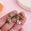 Colar com pingente de folha verde estilo floresta acessório DIY joia artesanal em liga com gota de óleo acessório corrente de celular chaveiro pingente