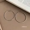 Brincos Minimalistas Estilo Coreano e Japonês para Meninas Modernas, Brincos de Argola Grandes para Mulheres, Brincos de Argola Lisos Exagerados Simples Doces Descolados, Novo Estilo Europeu e Americano