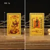 Deus da Riqueza do Noroeste, Liu Haichan, atrai riqueza e tesouros com um cartão de liga de alumínio-magnésio. Liu Haichan brincando com o sapo dourado, um cartão decorativo de sorte e portátil