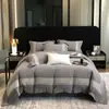 Clase de Lujo Ligero Ropa de Cama 100% Algodón de Fibra Larga Cepillado Bordado Juego de Cuatro Piezas Funda de Edredón Súper Suave Engrosada Cama Algodón Puro