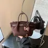 Yue Zi 2026 Otoño Temprano Nuevo Súper Caliente Bolso de Axila de Gama Alta Moderno de Alto Valor Simple para el Viaje Diario Bolso de Hombro Único Cruzado