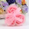 Vendas Diretas de Fábrica Presentes Criativos Pequenos Dia dos Namorados Dia da Mulher Rosa Simulada 3 Peças Flor de Sabão Perfumada em Formato de Coração de PVC Atacado