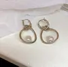 Brincos de Zircônia Dourada Café Laço Geométrico Gota d'Água Pérola Estilo Retro Francês Brincos de Tarraxa Nicho Sensação de Alto Padrão Joias para Orelha